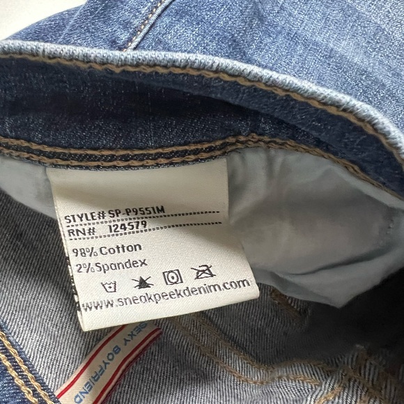 Sneak Peek jeans. Size 5 - Picture 6 of 6
